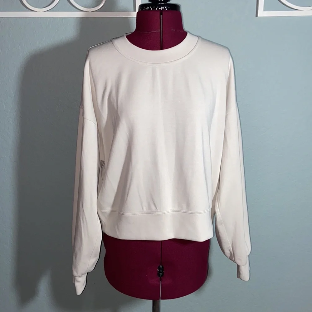 Lululemon Softstreme Perfectly Oversized Cropped Crew - Picture 5 of 10